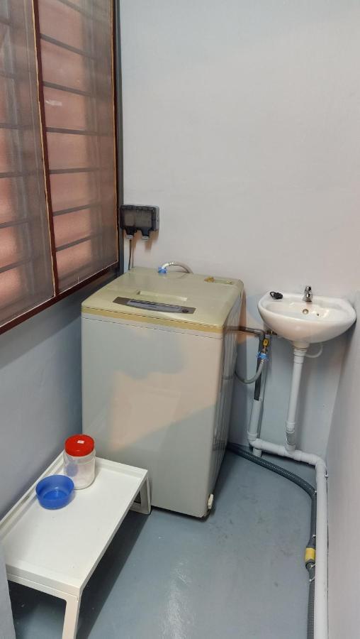 Snoopy Homestay Two Bedroom Batu Pahat Exterior photo